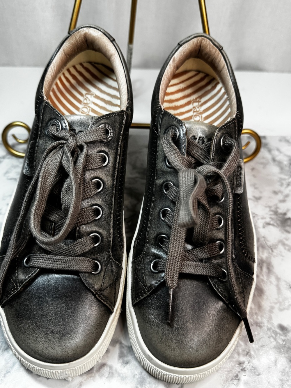 Taos Plim Soul Lux Pewter Leather Women's Lace-Up Low Top Sneakers